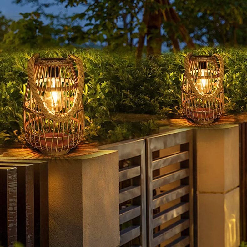 Solvinda | Solcellelampe i Rottingsstil