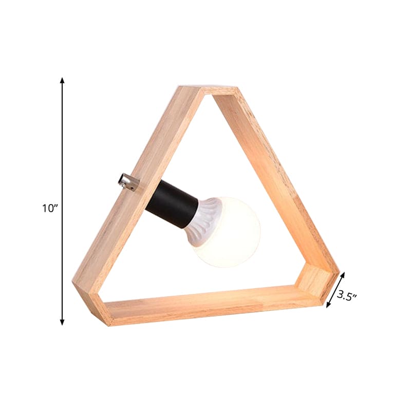 Triora | Triangelformet Bordlampe i Træ
