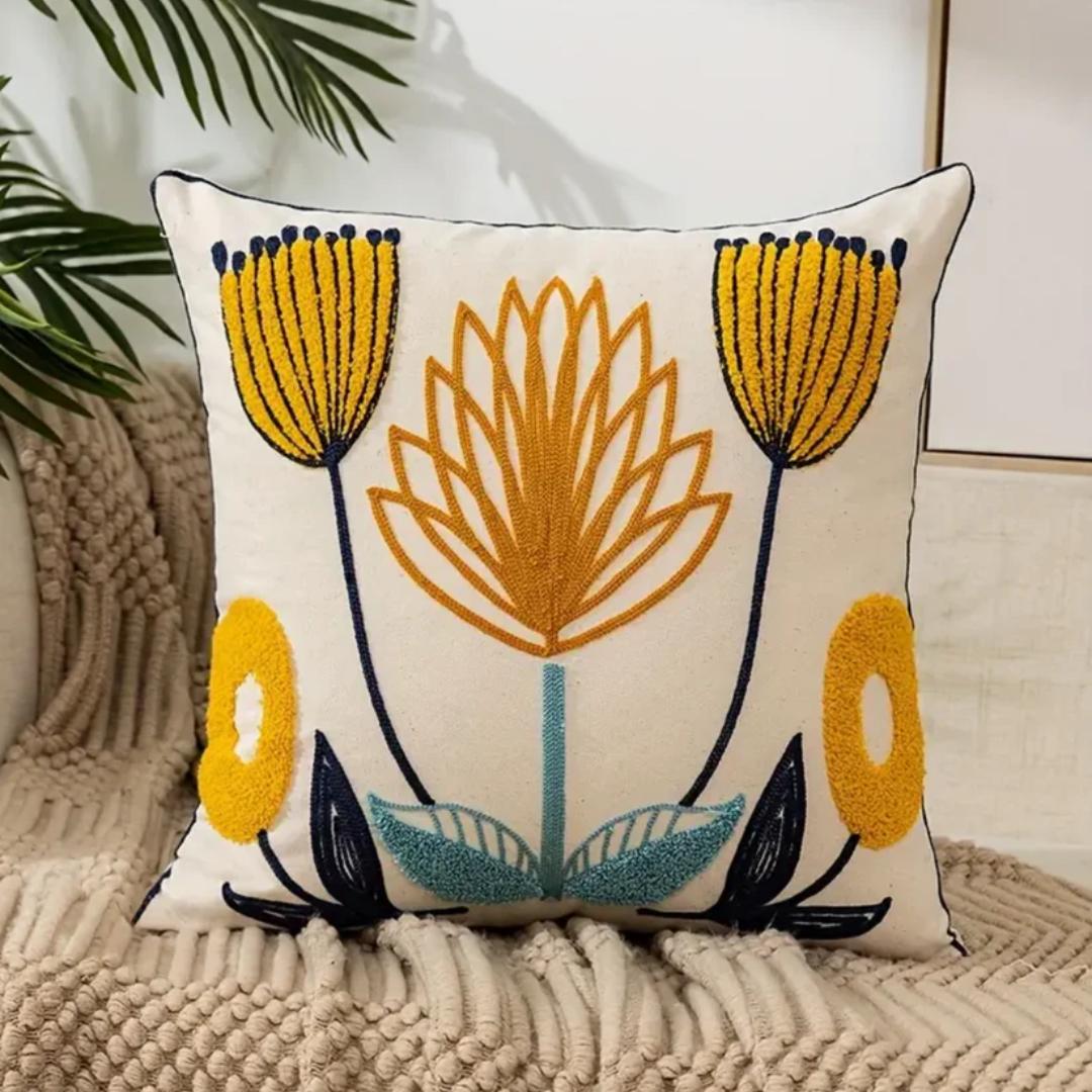 Floriva | Broderet Pudebetræk med Boho Blomster