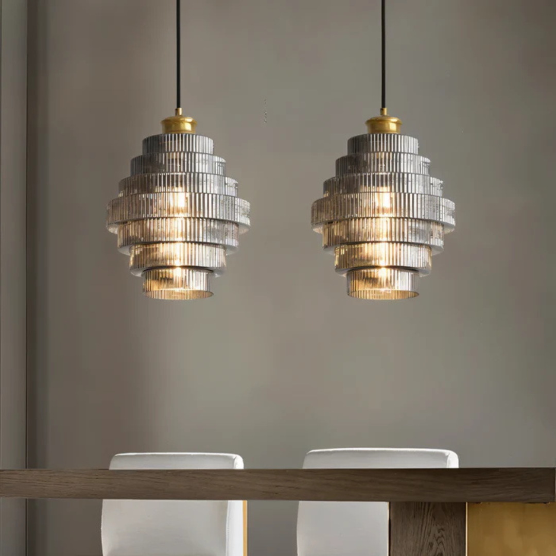 Liora | Lagdelt Loftlampe med Riflet Glas & Messing