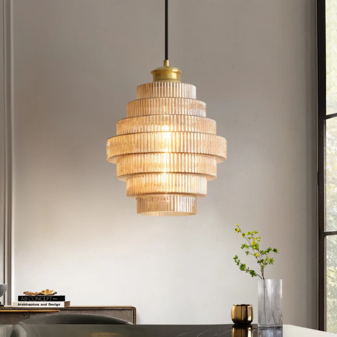 Liora | Lagdelt Loftlampe med Riflet Glas & Messing