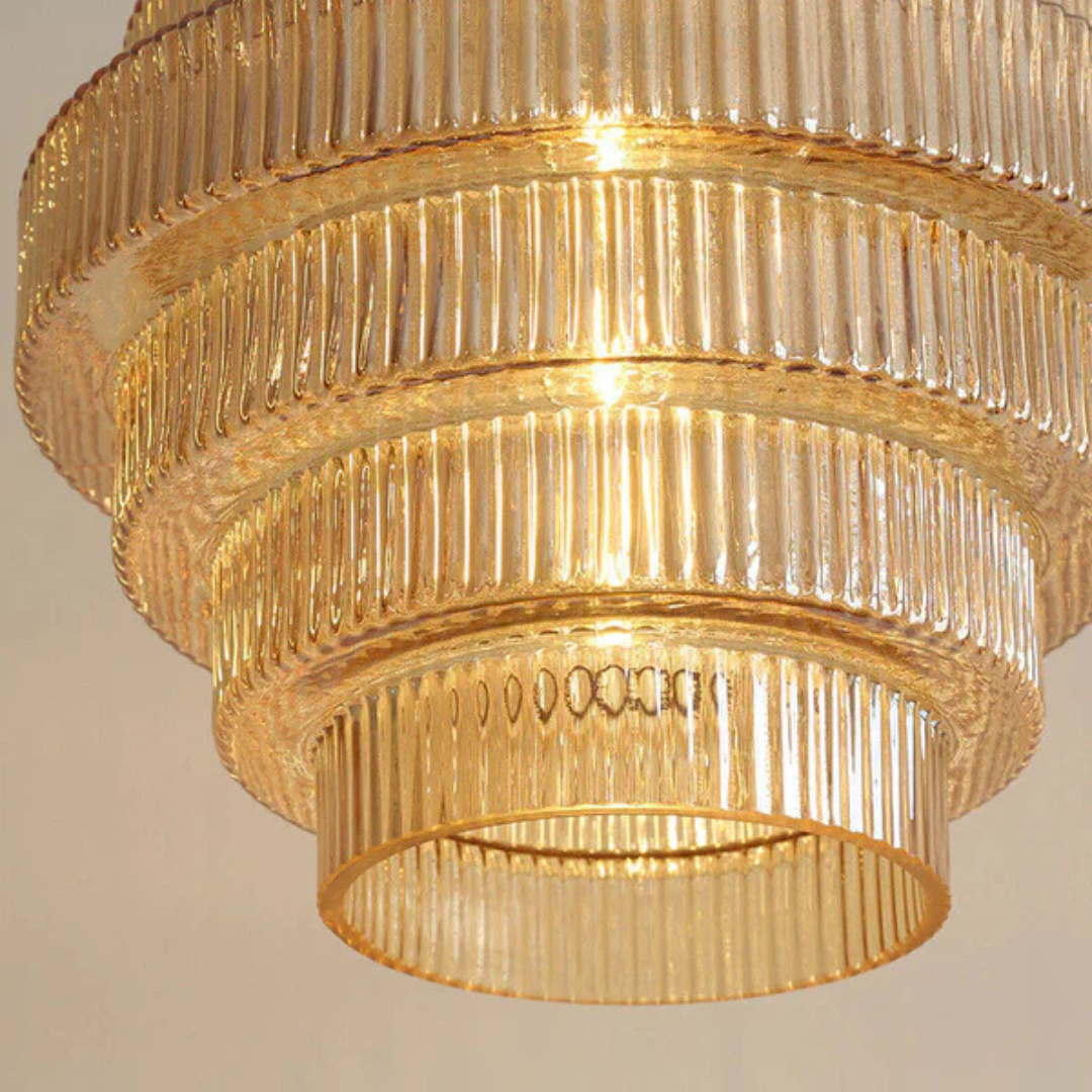 Liora | Lagdelt Loftlampe med Riflet Glas & Messing