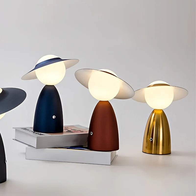 Lumello | LED Bordlampe med Hatformet Skærm