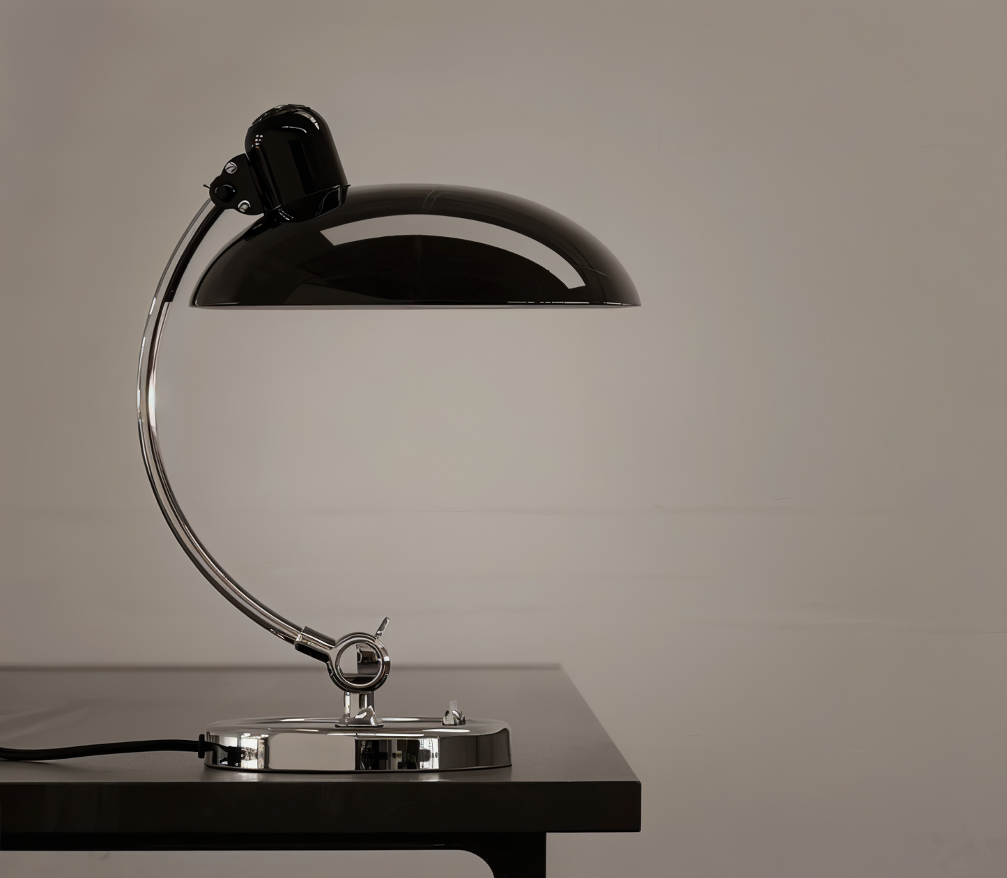 Alviero | Retro Bordlampe i Metal