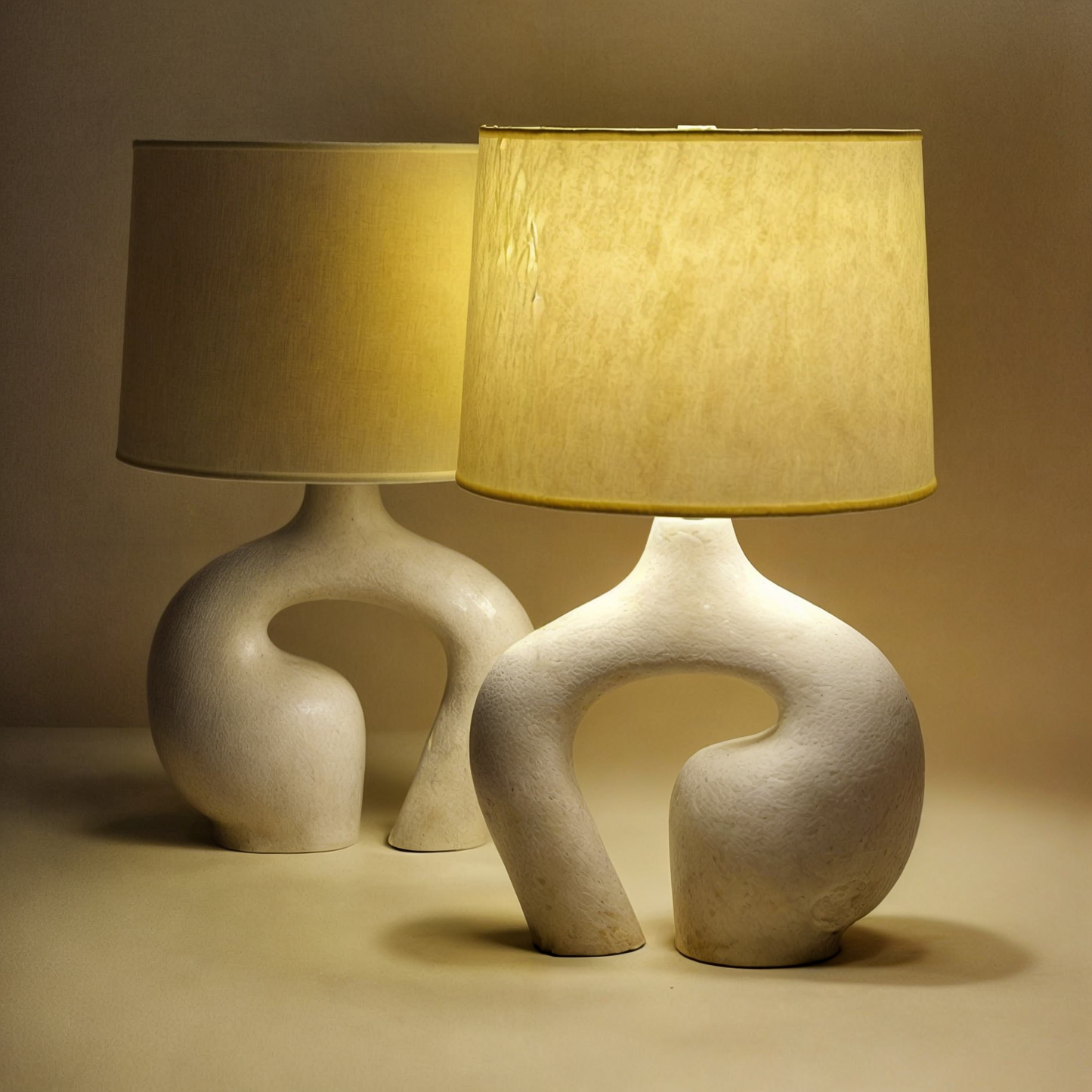 Calio | Skulpturel Bordlampe