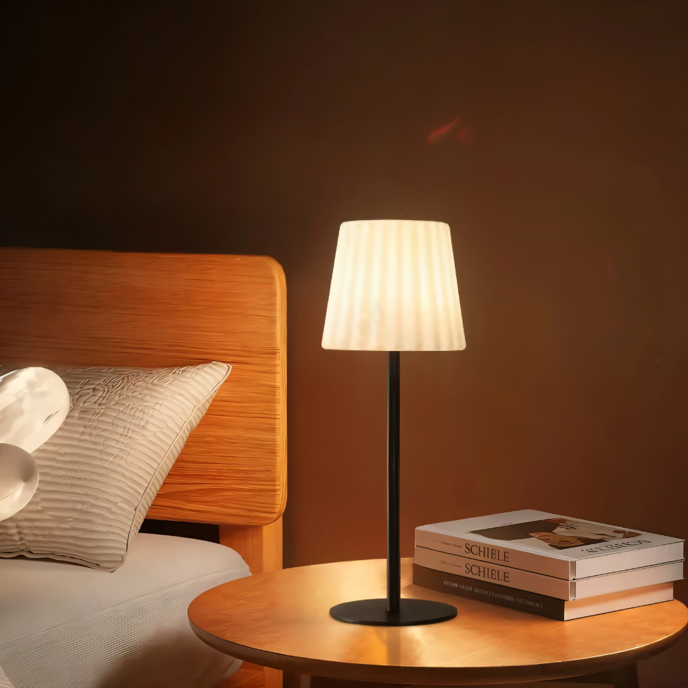 Lunaria | Bordlampe med Plisseret Skærm