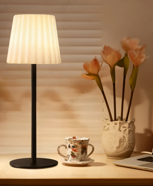 Lunaria | Bordlampe med Plisseret Skærm