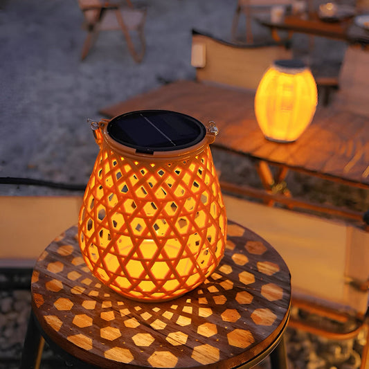 SolLjus | Solcellelanterne med Rattanlook