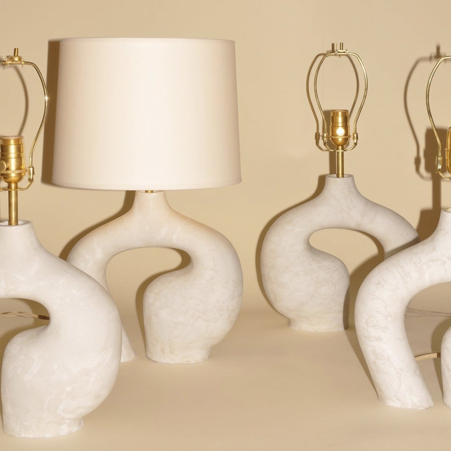 Calio | Skulpturel Bordlampe