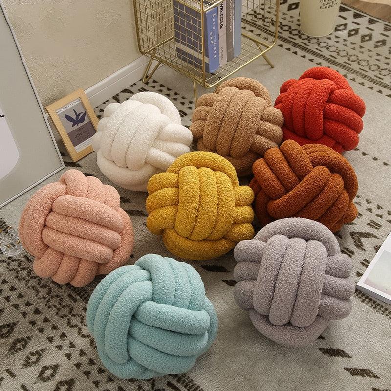 Knotello | Pude Knude i Bouclé & Fleece