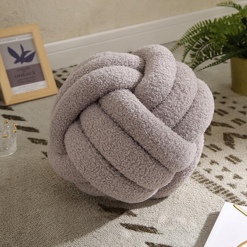 Knotello | Pude Knude i Bouclé & Fleece