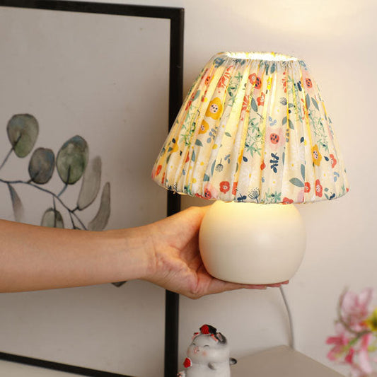 Liora | Bordlampe med Blomsterskærm