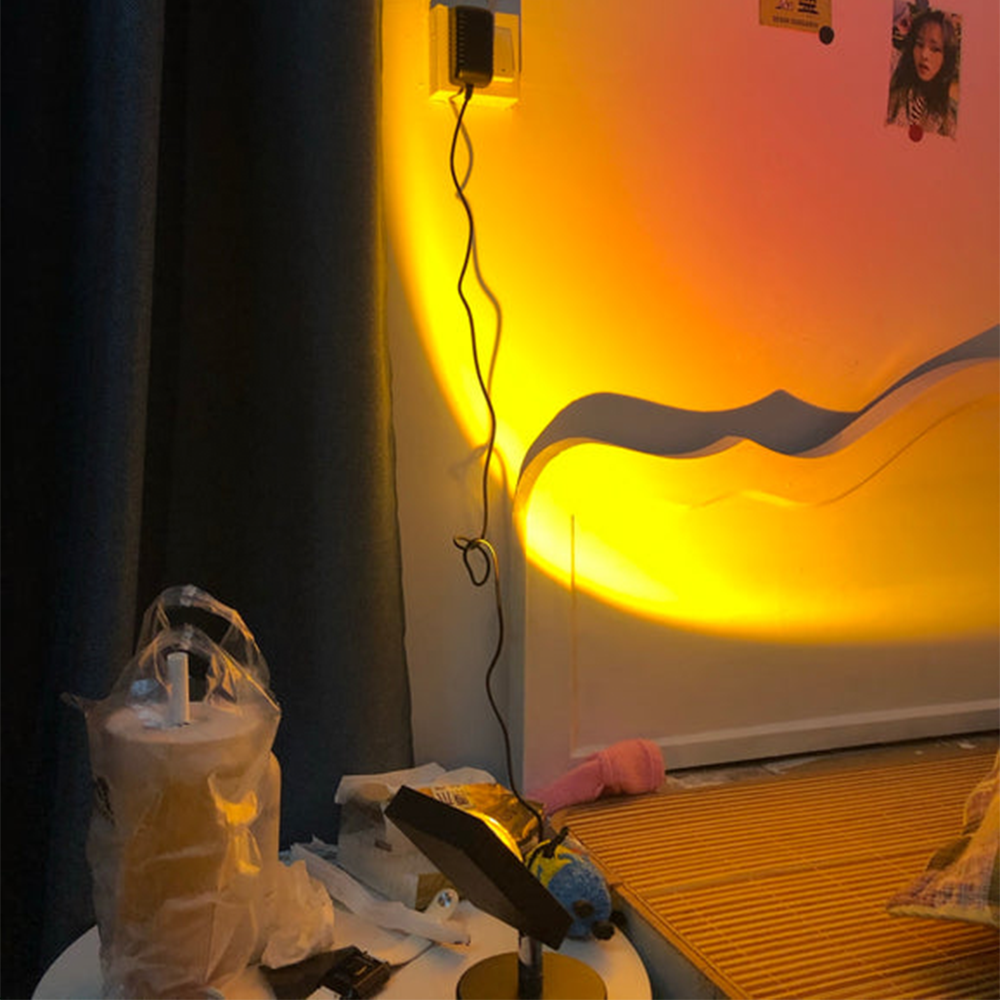 Fontessa | Minimalistisk LED Bordfontæne til Hjem & Kontor