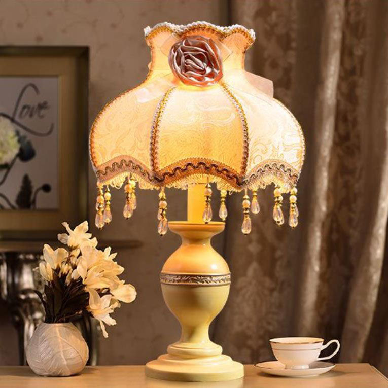 Roselina | Vintage Bordlampe med Stofskærm