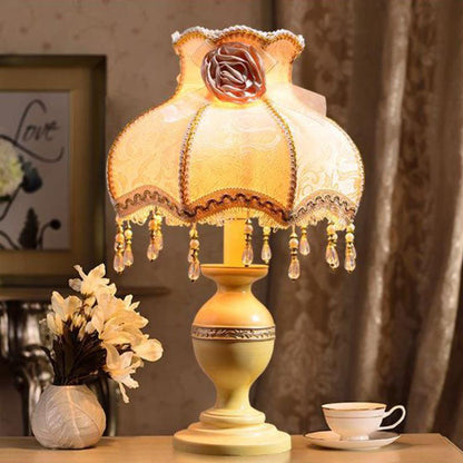 Roselina | Vintage Bordlampe med Stofskærm