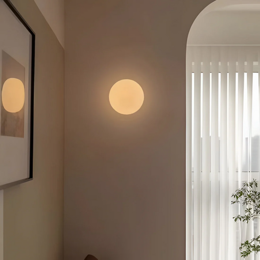 Serava | Væglampe i Opalglas med LED