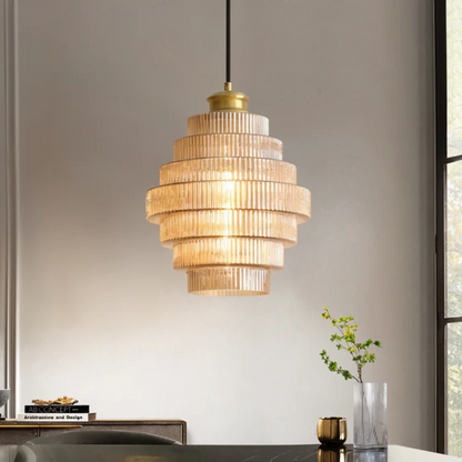 Liora | Lagdelt Loftlampe med Riflet Glas & Messing