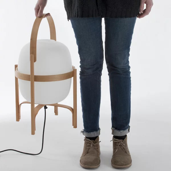 Noelle | Design Bordlampe i Træ & Opaalglas