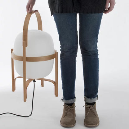 Noelle | Design Bordlampe i Træ & Opaalglas