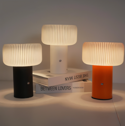 LjusFold | Natbordslampe med Plissering