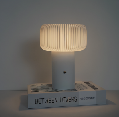 LjusFold | Natbordslampe med Plissering