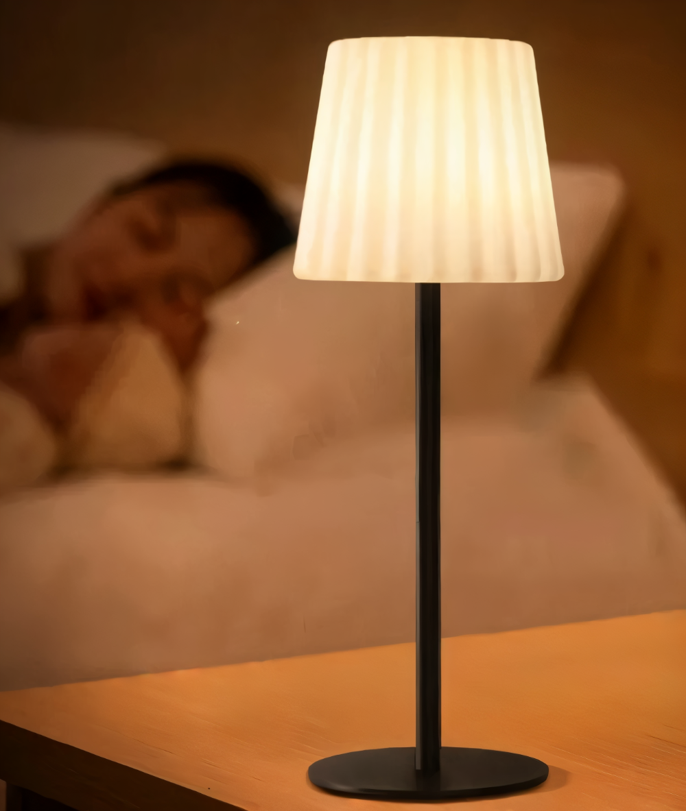 Lunaria | Bordlampe med Plisseret Skærm