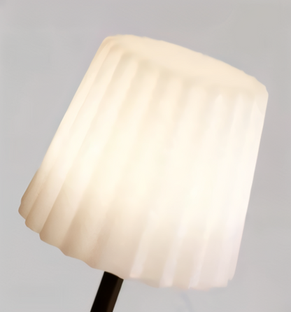 Lunaria | Bordlampe med Plisseret Skærm