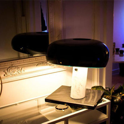 Noira | Design Bordlampe i Marmorlook