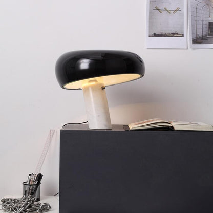 Noira | Design Bordlampe i Marmorlook