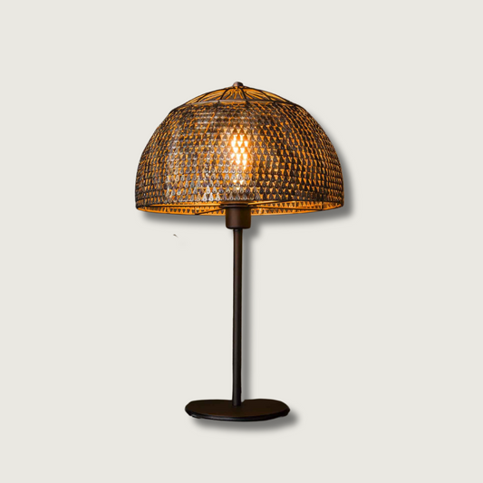 Luvola | Metallisk Bordlampe med Perforeret Skærm