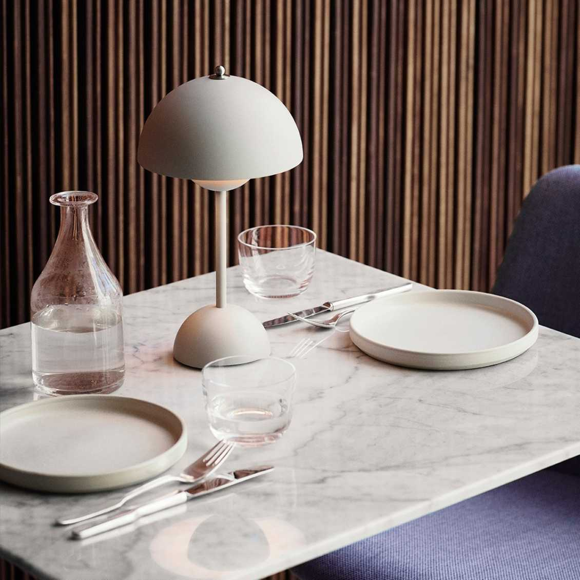 Lunari | Genopladelig LED Svampelampe Minimalistisk