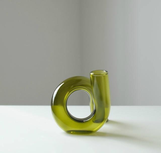 Curvala | Skulpturel Glasvase i Bøjet Design