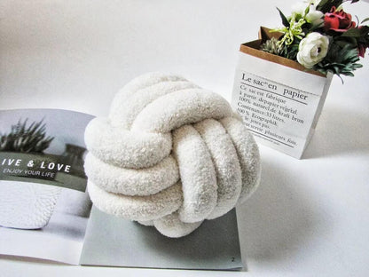 Knotello | Pude Knude i Bouclé & Fleece