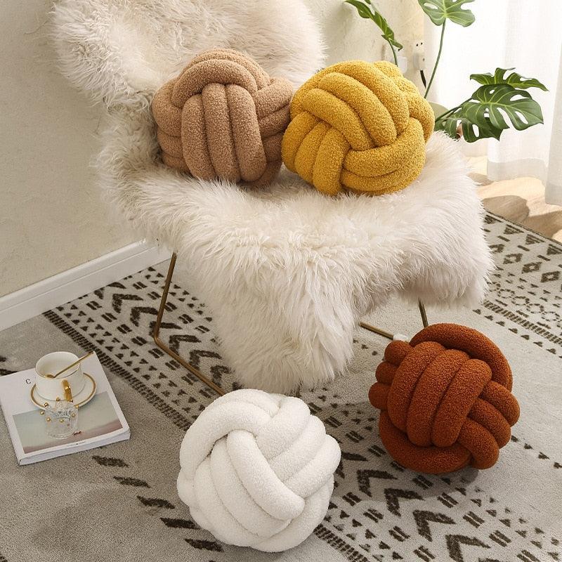 Knotello | Pude Knude i Bouclé & Fleece