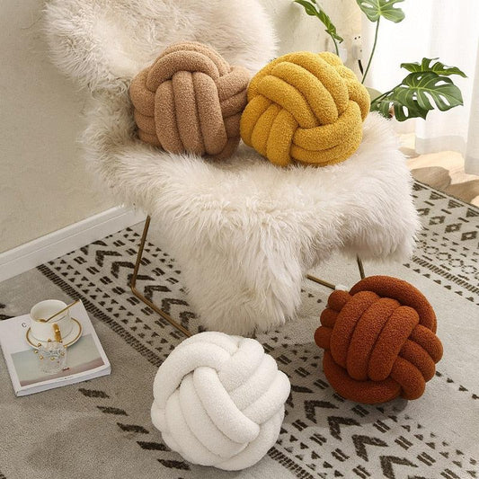 Knotello | Pude Knude i Bouclé & Fleece